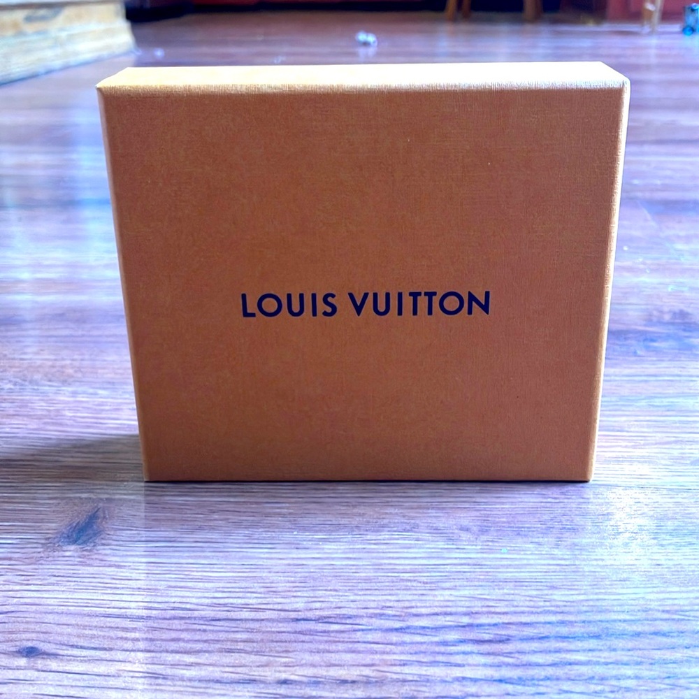 Louis Vuitton box